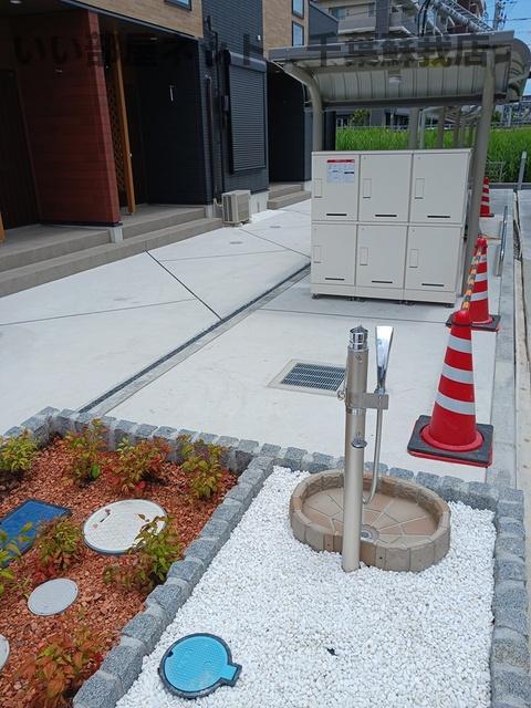 その他共有部分　落ち着いた色調の洋室です