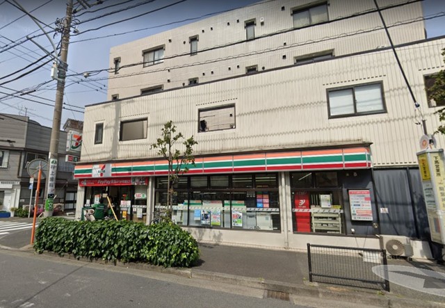 コンビニ　セブンイレブン下馬1丁目店（コンビニ）まで262m
