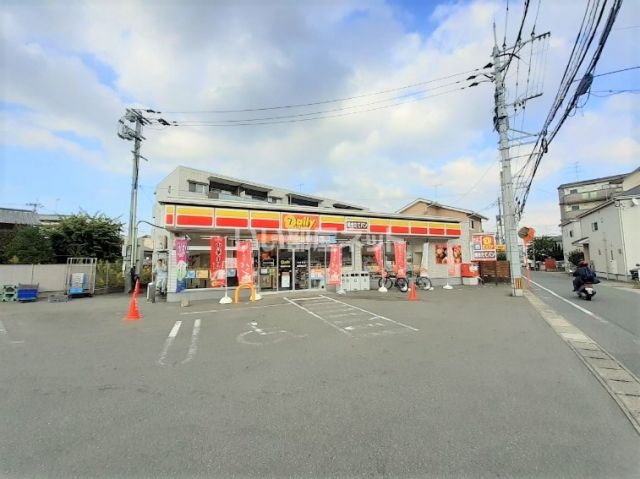 コンビニ　デイリーヤマザキ 福岡西片江店（コンビニ）まで533m