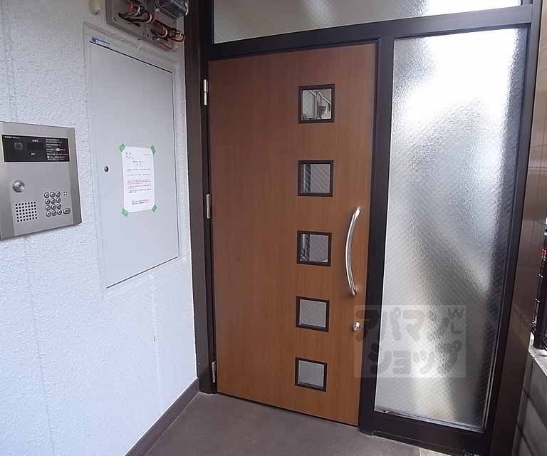 エントランス　オートロック完備