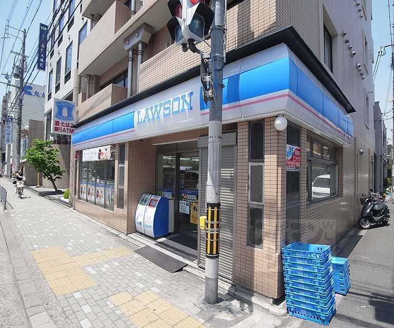 コンビニ　ローソン　丸太町小川店（コンビニ）まで290m
