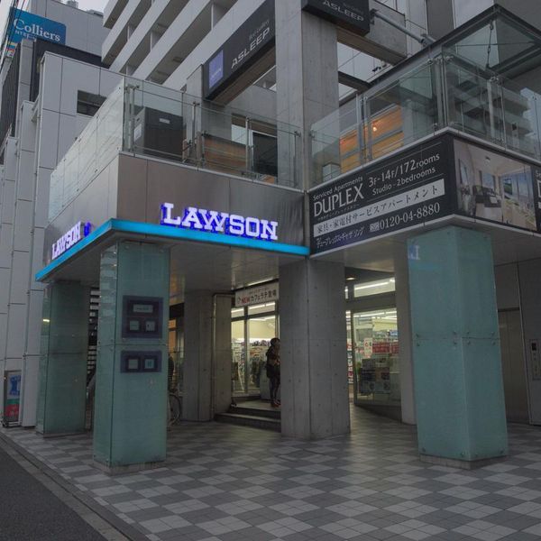 コンビニ　ローソン 六本木三丁目店（コンビニ）まで222m