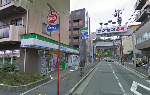 コンビニ　ファミリーマート新馬場サクセス通り店（コンビニ）まで108m