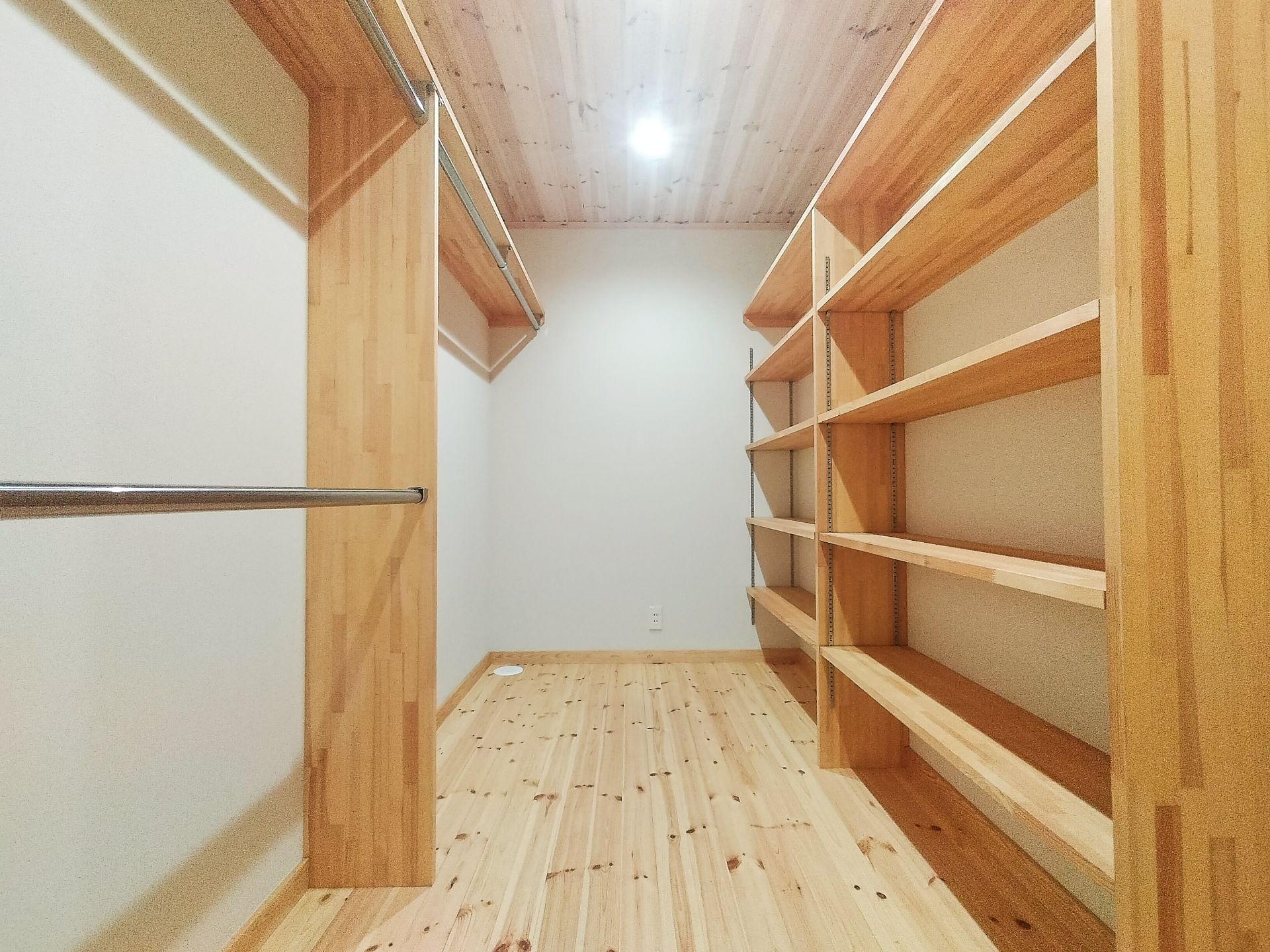 その他部屋・スペース　２階洋室AにはWICが付いています