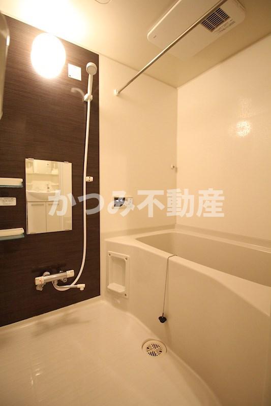 バス・シャワールーム　浴室乾燥機付き（別号室参考写真）