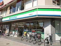 コンビニ　ファミリーマート 和光南口店（コンビニ）まで526m