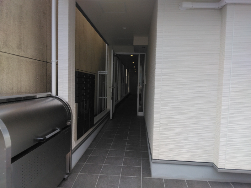 山科HATCH京都薬大前の外観写真