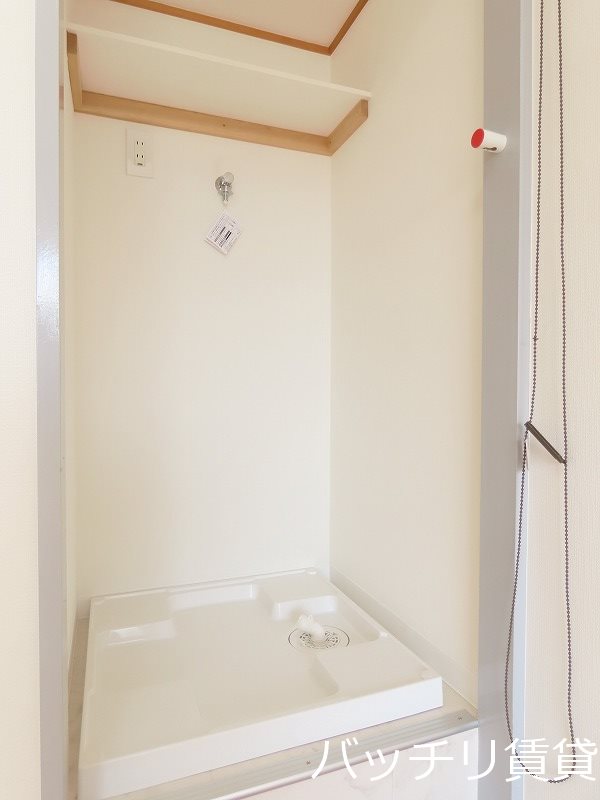 洗面設備　画像は別号室の為、現状優先になります。