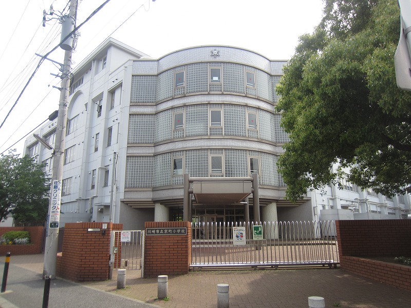 小学校　京町小学校（小学校）まで1824m