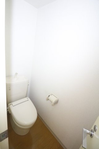 ＪＲ総武線 船橋駅 徒歩10分 3階建 築21年のトイレ写真