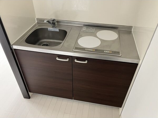 キッチン　同物件別部屋写真