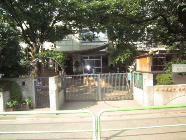 幼稚園・保育園　月かげ幼稚園（幼稚園・保育園）まで400m
