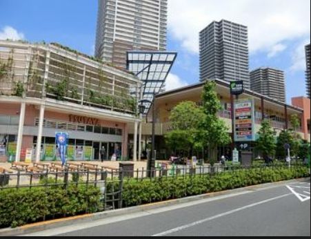 スーパー　リブレ京成LaLaテラス南千住店（スーパー）まで663m