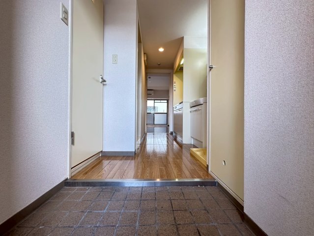 玄関　詳細は、RISUMO江坂本店までお問合せください♪