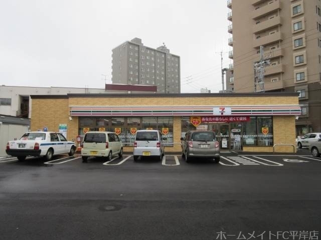 コンビニ　セブンイレブン札幌豊平6条店（コンビニ）まで216m