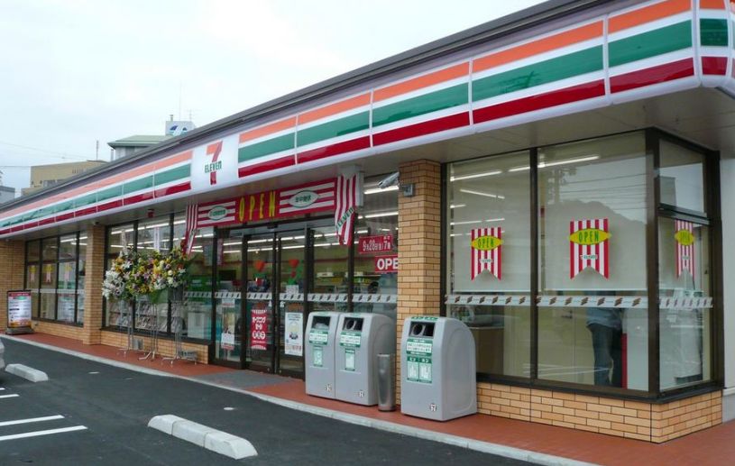 コンビニ　セブンイレブン墨田八広5丁目店（コンビニ）まで390m