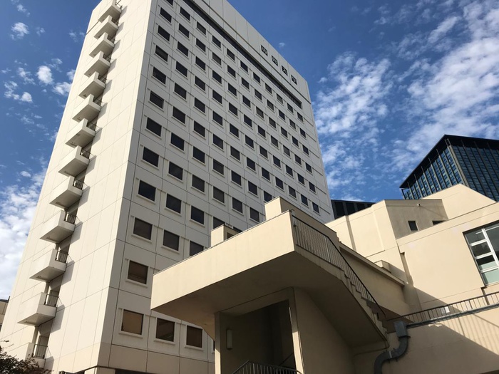 大学・短大　専修大学（大学・短大）まで324m