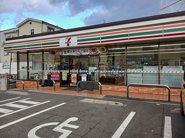 コンビニ　セブンイレブン様（コンビニ）まで400m