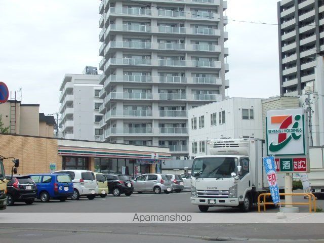 コンビニ　セブンイレブン（コンビニ）まで435m