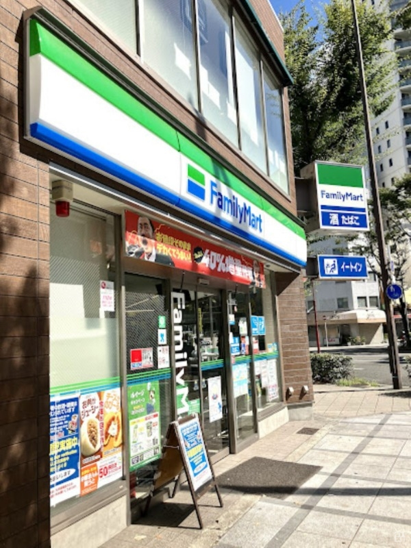 コンビニ　ファミリーマート西天満六丁目店（コンビニ）まで273m