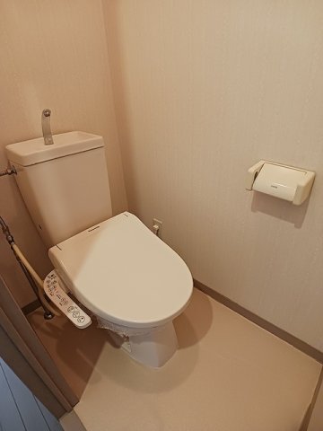 トイレ　ゆったりとした空間のトイレです