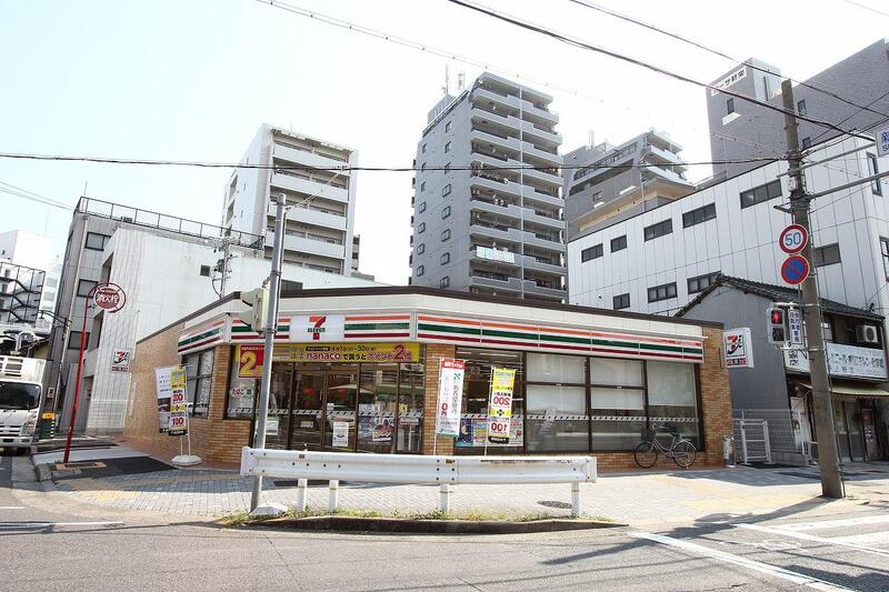 コンビニ　セブンイレブン名古屋新栄2飯田街道店（コンビニ）まで68m