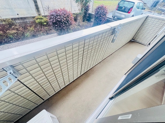 バルコニー　同一建物内１０６号室内装写真転載