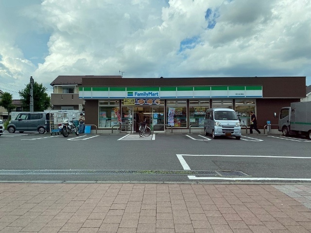 コンビニ　ファミリーマート福生北田園店（コンビニ）まで717m