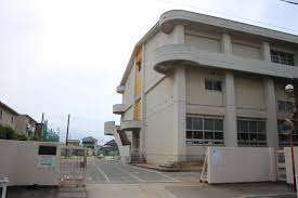 小学校　名古屋市立小碓小学校（小学校）まで473m