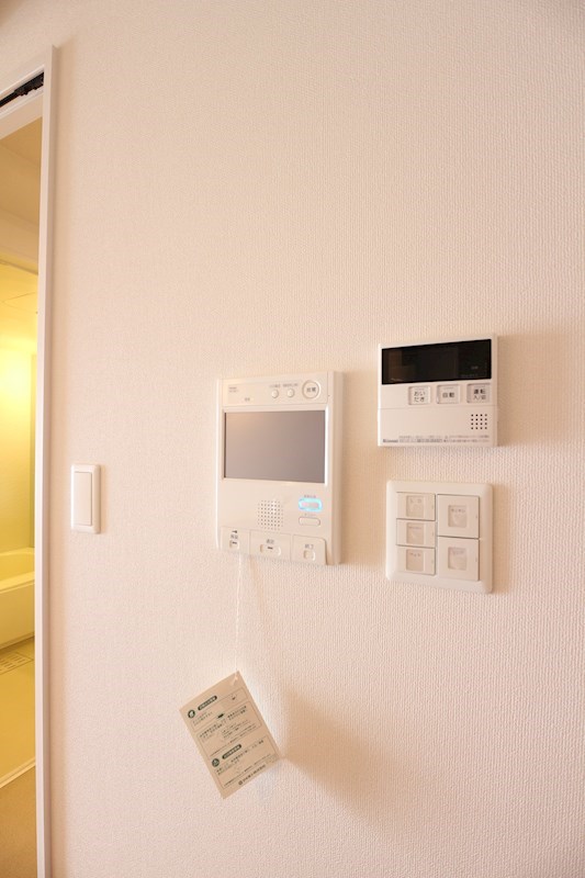 セキュリティ　写真は同型物件（現況優先）