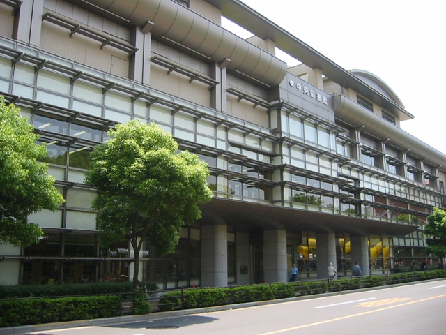 図書館　江戸川区立中央図書館（図書館）まで636m