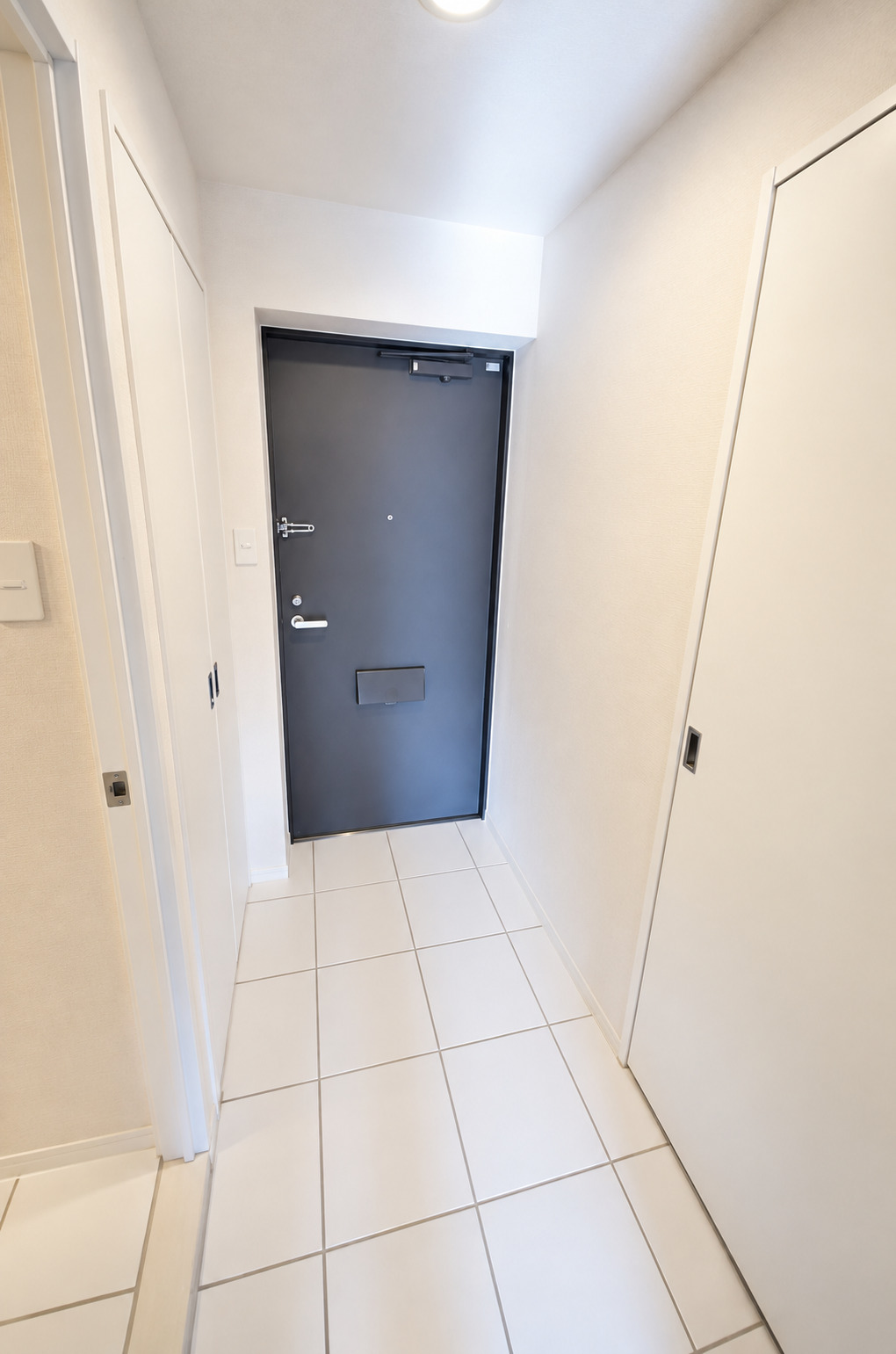 玄関　※別部屋参考写真※