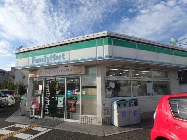 コンビニ　ファミリーマート箕面西宿店（コンビニ）まで392m