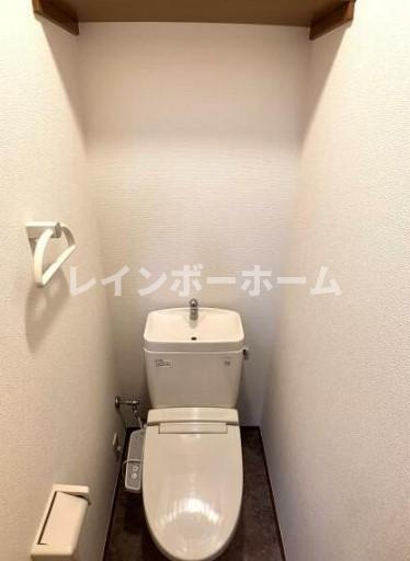 トイレ　※同施工会社参考写真