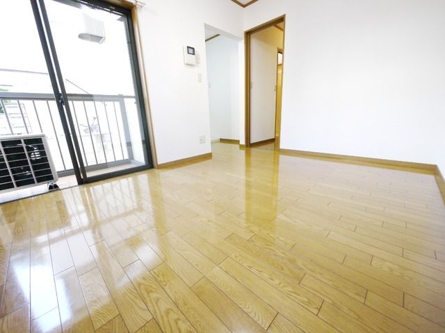 バルコニー　洋室