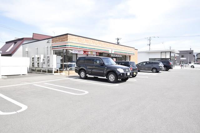 コンビニ　セブンイレブン秋田割山店（コンビニ）まで650m