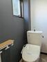 トイレ　窓あります。トイレットペーパーホルダー２ロール用です☆