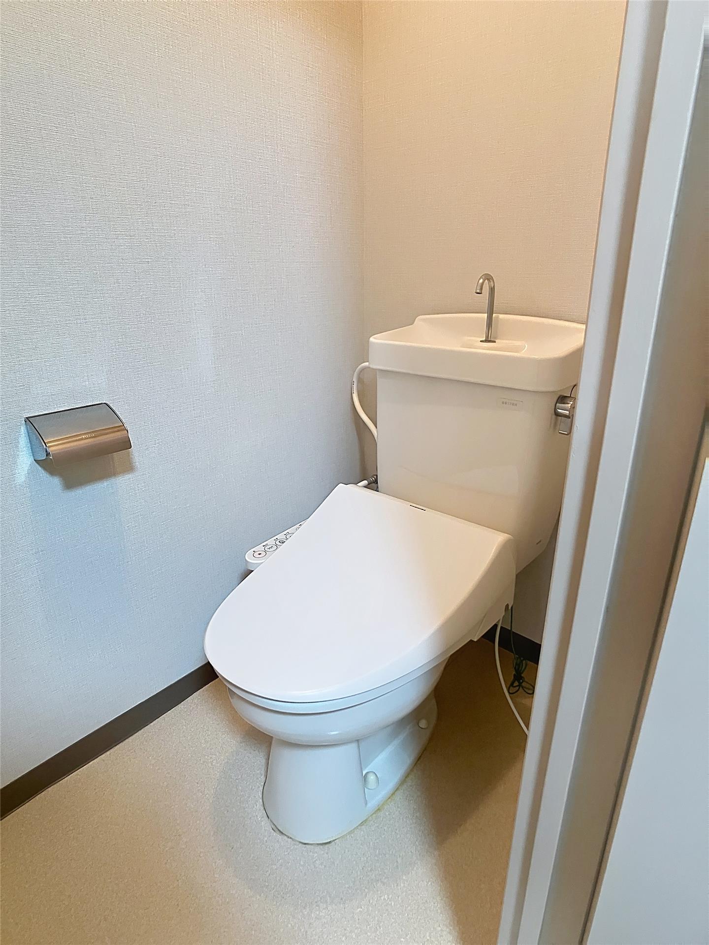 ウェルス西京IIのトイレ写真
