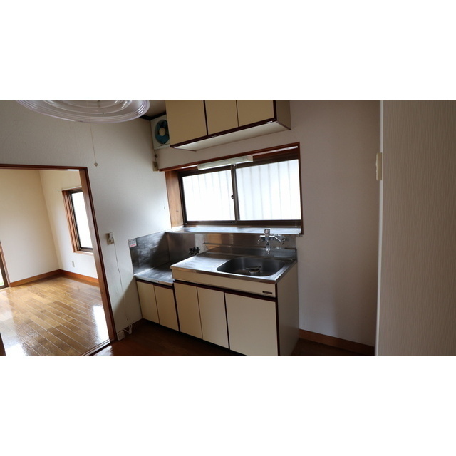 ＪＲ飯田線 伊那八幡駅 徒歩12分 1階建 築36年のキッチン写真