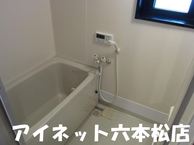 バス・シャワールーム　一日の疲れを癒しましょう。