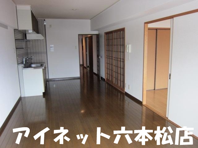 居室・リビング　広々としていいですね。