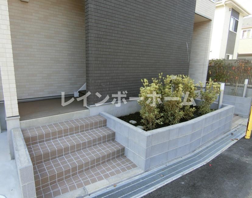 エントランス　清潔なエントランスです