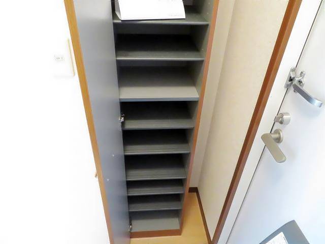 玄関　下駄箱