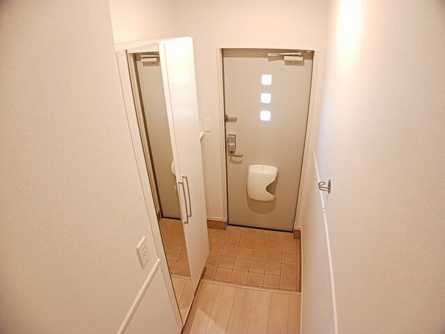エヴァーグリーン納富分IIの玄関写真