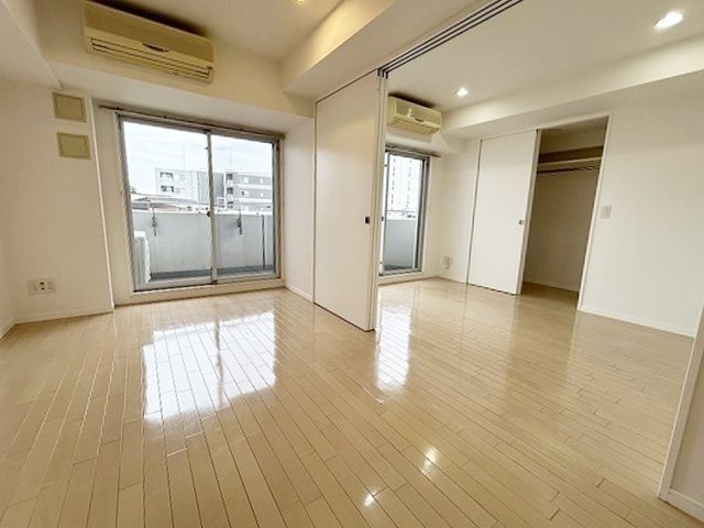 居室・リビング　使いやすい形の為、レイアウトを楽しめます♪