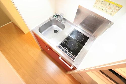 キッチン　２口コンロ付きラジエントヒータを設置