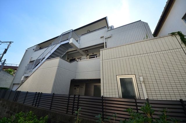 建物外観　閑静な住宅街