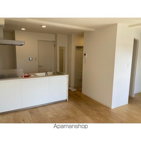 FLAT474ビルの居間写真