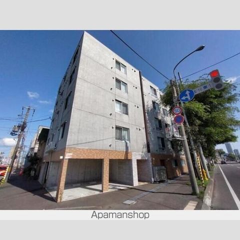 地下鉄南北線 北１８条駅 徒歩5分 5階建 築8年の外観写真