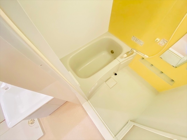 バス・シャワールーム　同一建物内２０５号室内装写真転載